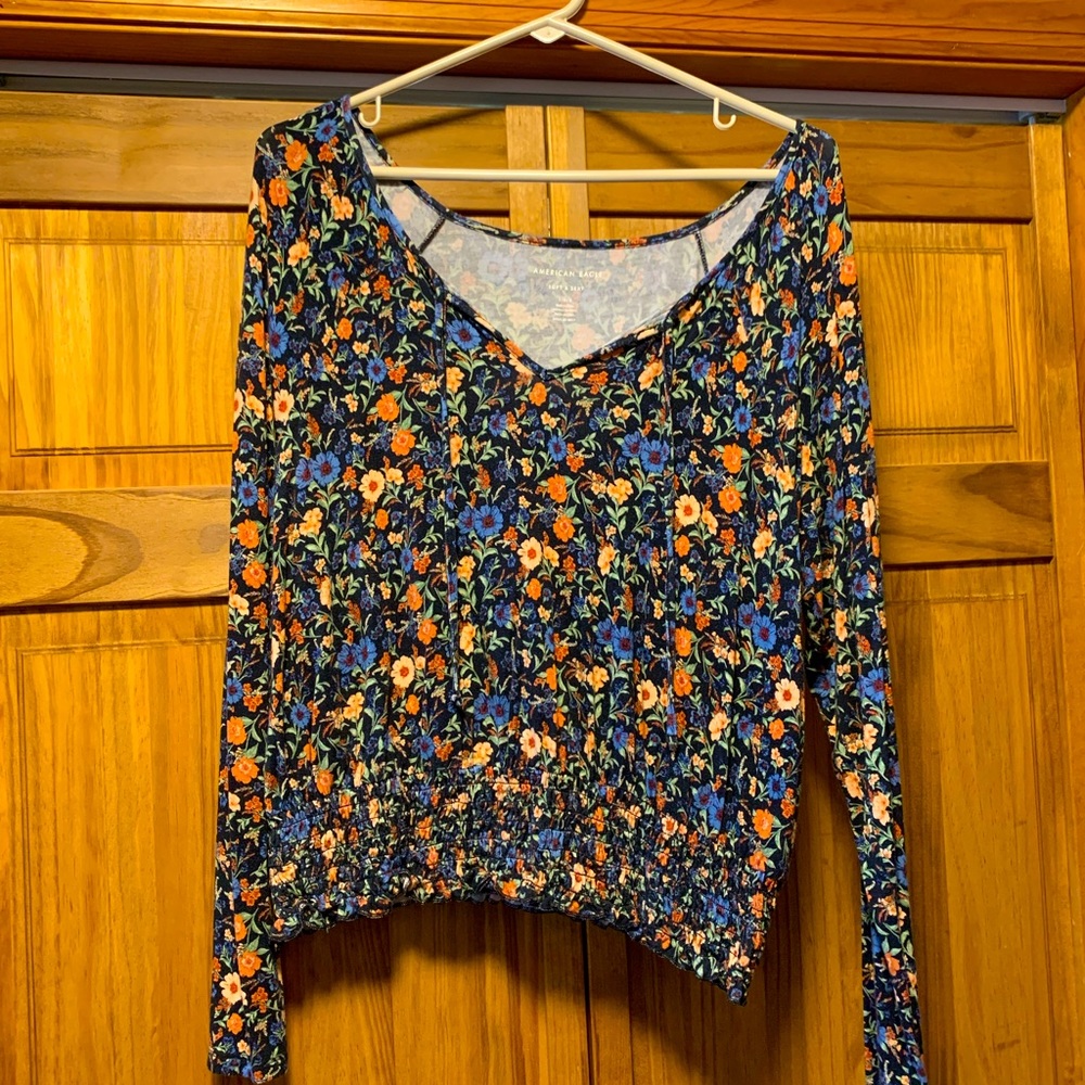 American Eagle long sleeve crop top floral